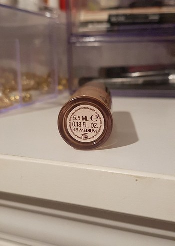 Beden Charlotte Tilbury Hollywood Flawless Filtre Kapatıcı