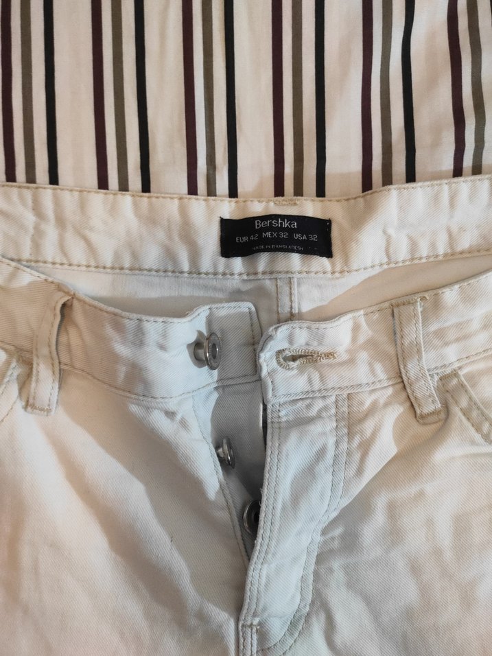 Bershka Erkek Beyaz Pamuklu Rahat Kesim Şort - Görsel 2