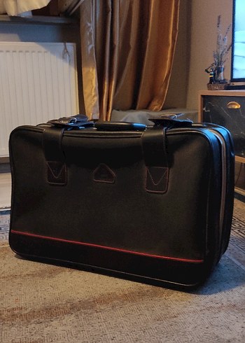 Kemerli Siyah Erkek Valizi - Görsel 2