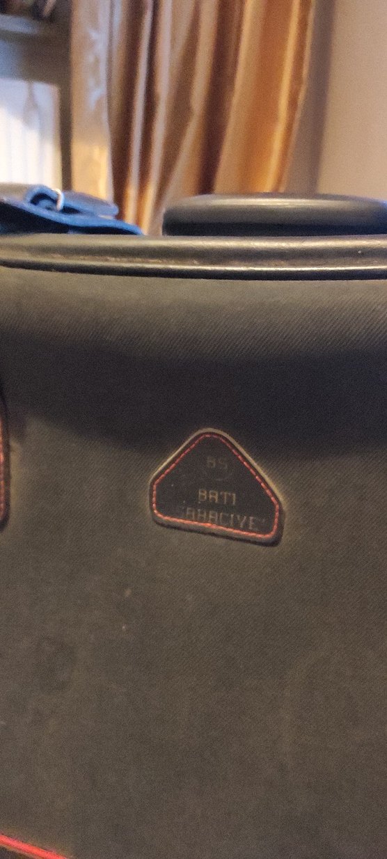 Kemerli Siyah Erkek Valizi - Görsel 4