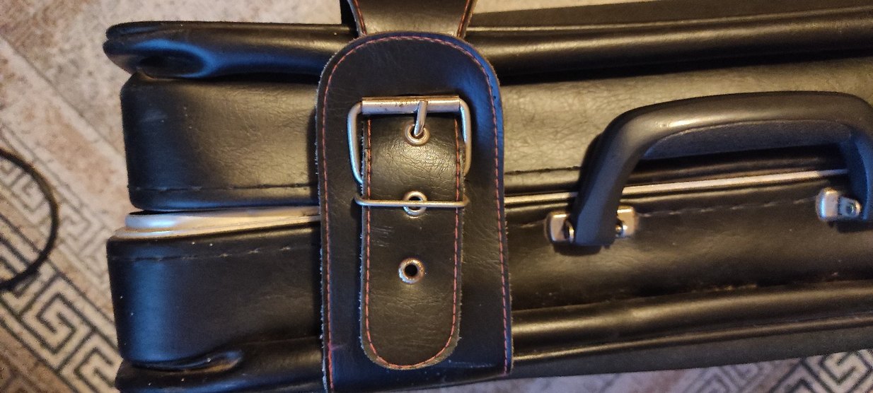 Kemerli Siyah Erkek Valizi - Görsel 3