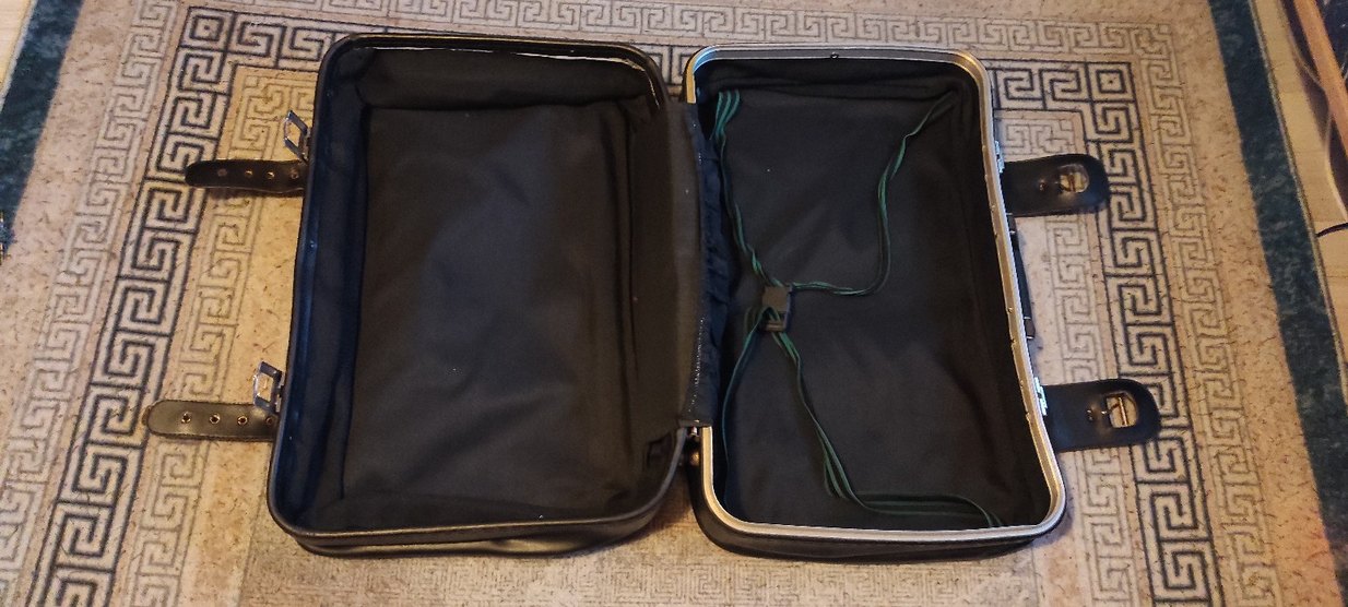 Kemerli Siyah Erkek Valizi - Görsel 5