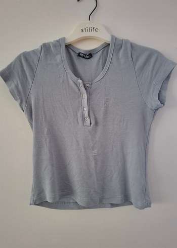 Kadın Gri Kısa Kollu Düğmeli Tişört - Görsel 3