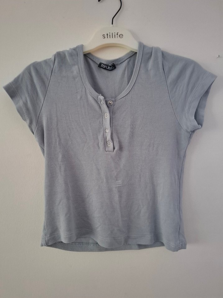 Kadın Gri Kısa Kollu Düğmeli Tişört - Görsel 3