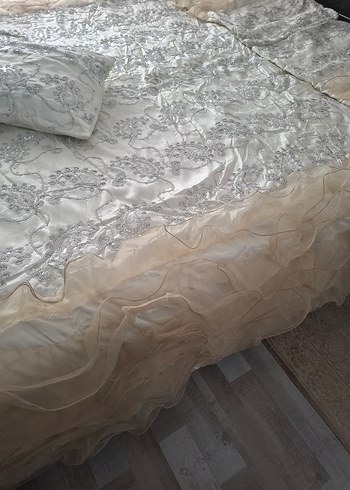 Bej Desenli Yatak Örtüsü - Görsel 3