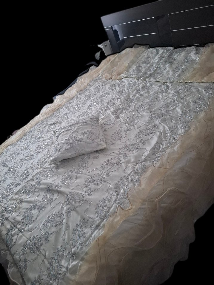 Bej Desenli Yatak Örtüsü - Görsel 5