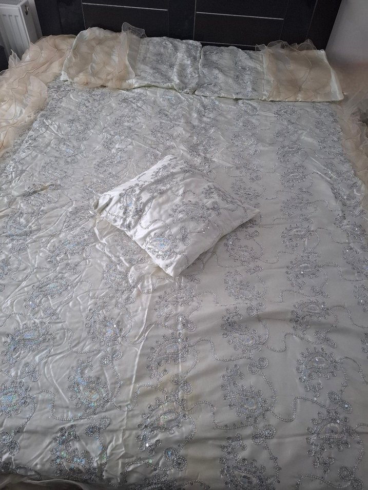 Bej Desenli Yatak Örtüsü - Görsel 2