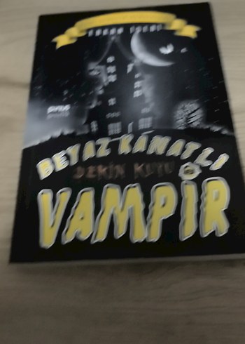 Beyaz Kanatlı Vampir - Dekin Kutu