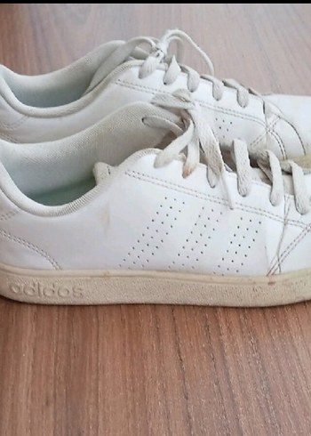 Adidas Beyaz Bağcıklı Kadın Spor Ayakkabı