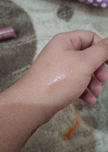 Beden pembe Renk Mon Amour Pembe Pastel Dudak Parlatıcısı