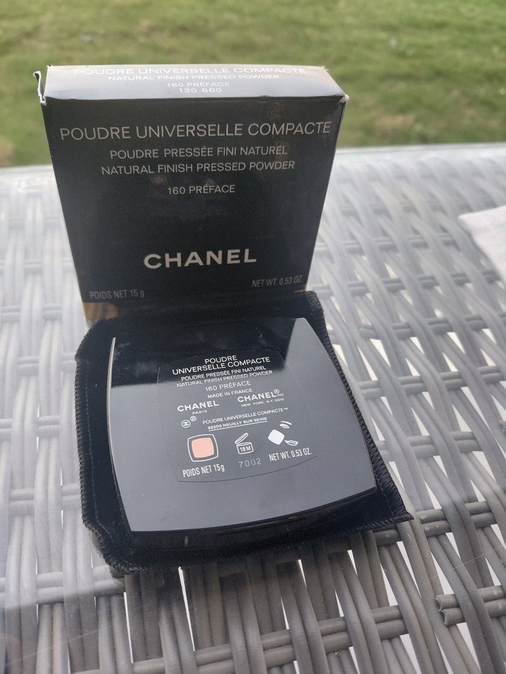 Chanel Siyah Kompakt Pudra 15g No 160 Ultra Nadir - Görsel 3