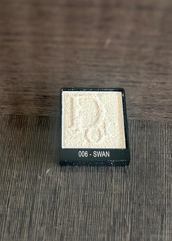 Dior Parlak Beyaz Göz Farı 006-SWAN - Görsel 2