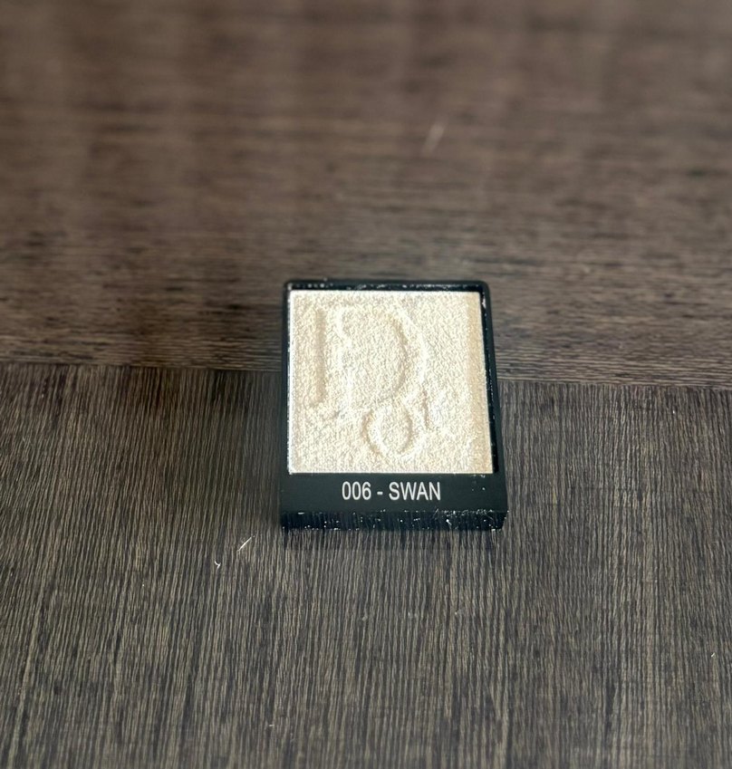 Dior Parlak Beyaz Göz Farı 006-SWAN - Görsel 2