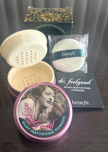 Benefit Dr. Feelgood Ipeksi Mat Pudra - Görsel 2