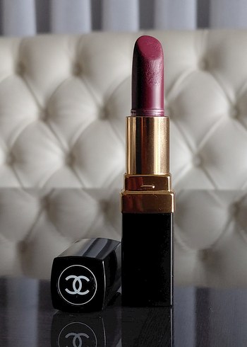 Chanel Fantastik Plum Ruj 154 - Görsel 3