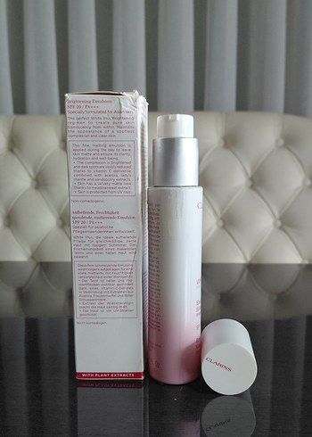 Clarins White Plus Aydınlatıcı Nemlendirici SPF20 - Görsel 2