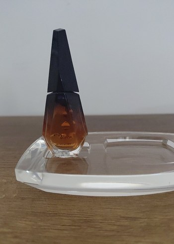 Givenchy Ange Ou Demon 4ml edp kadin dokme baslik.