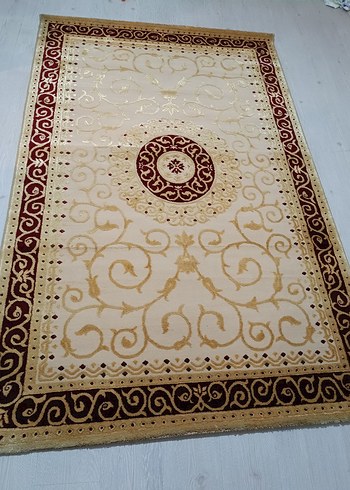 Bordo İşlemeli Klasik Halı