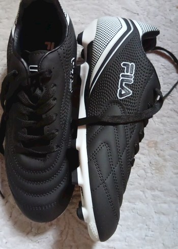 Fila Erkek Siyah Bağcıklı Futbol Ayakkabısı