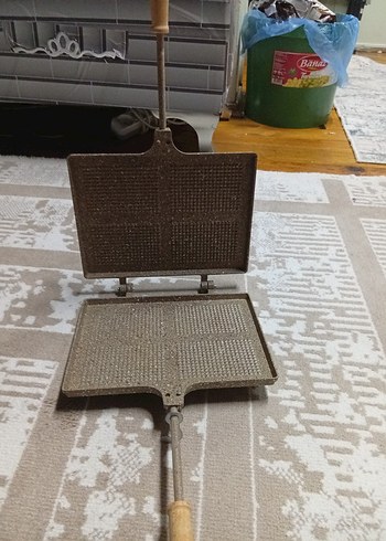 Diğer Ahşap Saplı Metal Tost Makinesi