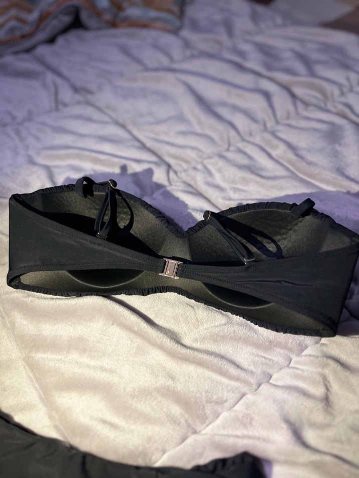 Siyah Strappy Mini Bikini - Gotik ve Minimalist - Görsel 4