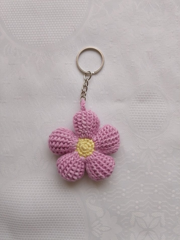 Renkli Örgü Çiçek Anahtarlıklar - Görsel 2