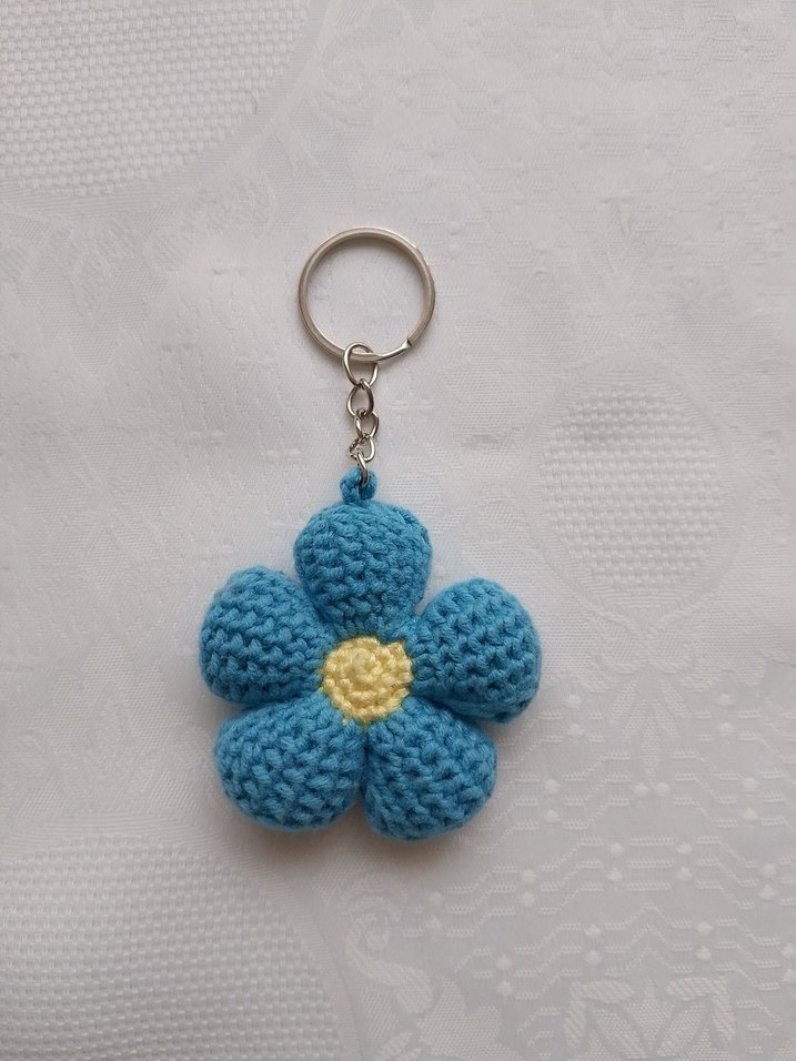 Renkli Örgü Çiçek Anahtarlıklar - Görsel 3