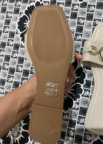 Zara Tokalı Beyaz Kadın Topuklu Terlik