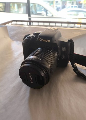 Canon EOS 750D Dijital Fotoğraf Makinesi Siyah