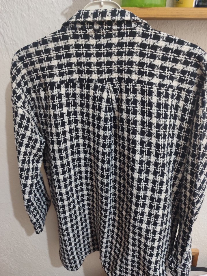 Gri Düğmeli Uzun Kollu Kadın Gömlek eni 57 uzunluğu 71 - Görsel 2