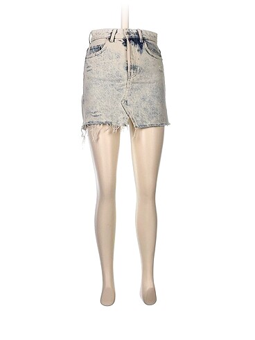 Bershka Mini Etek %70 İndirimli.