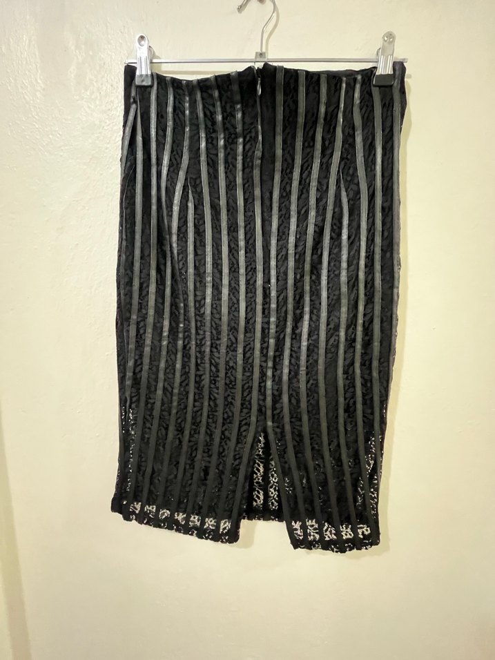 Deri ve dantel detaylı etek - Görsel 2