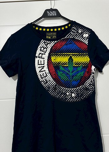 Fenerium Düğmeli Siyah Baskılı Kadın Tişört