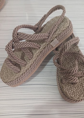 Bej Örgü Dolgu Topuk Kadın Sandalet - Görsel 2