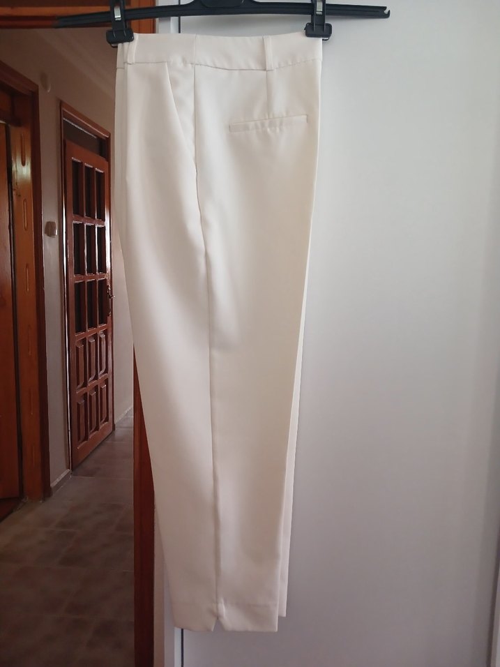 Beyaz Mini Pliseli Kadın Kumaş Pantolon - Görsel 5