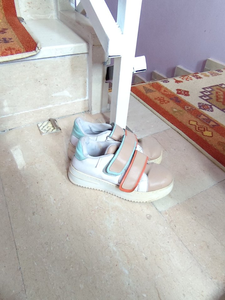 Bej Cırt Cırtlı Spor Ayakkabı - Görsel 2