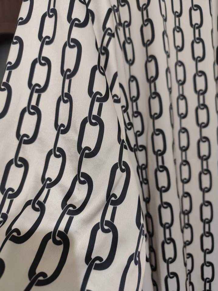 Zincir Detaylı Beyaz Uzun Elbise - Görsel 2