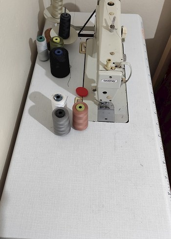 Brother Beyaz ve Gri Dikiş Makinesi - Görsel 3