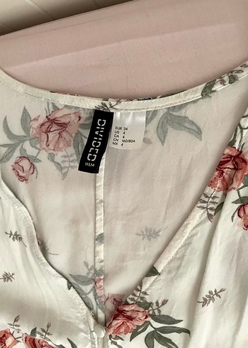34 Beden Çiçek Desenli H&M Kısa Elbise