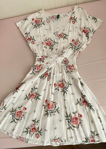 Çiçek Desenli H&M Kısa Elbise