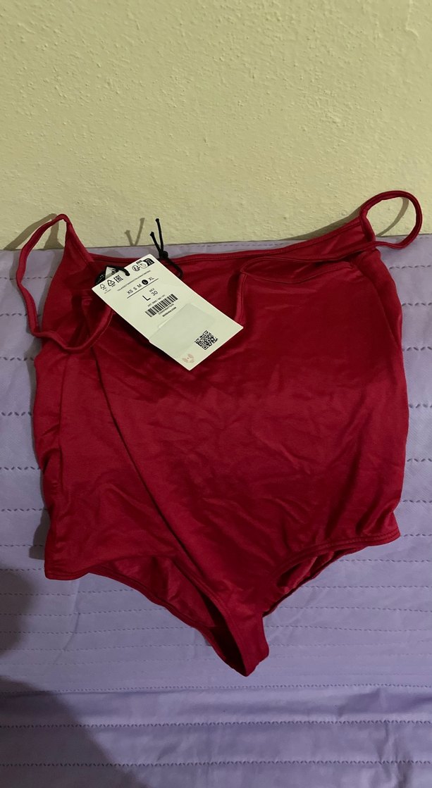 Kırmızı İnce Askılı bluz - Görsel 2