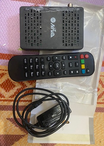 Mini Uydu Alıcısı ve Uzaktan Kumanda