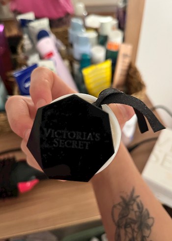 Victoria's Secret Very Sexy Oasis Kadın Parfümü 50 ml - Görsel 3