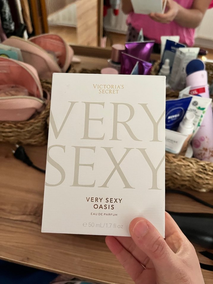 Victoria's Secret Very Sexy Oasis Kadın Parfümü 50 ml - Görsel 5