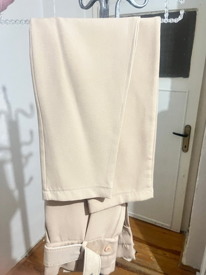 Bej Kemerli Mini Kumaş Pantolon - Görsel 3