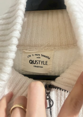 Yarım Fermuarlı Yüksek Yaka Beyaz Triko Kazak - Görsel 3