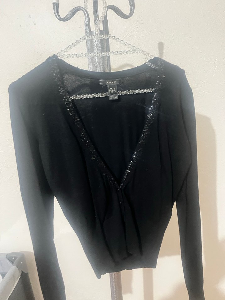 Zincir Detaylı Siyah V Yaka Kadın Hırka - Görsel 3