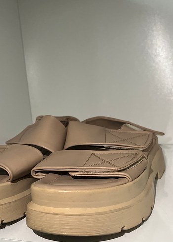 Bej Dolgu Topuklu Kadın Sandalet