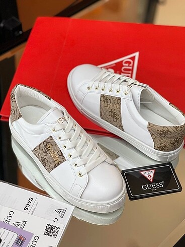 Guess Guess Sneaker