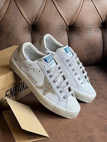 Golden Goose Deluxe Golden Goose Sneaker